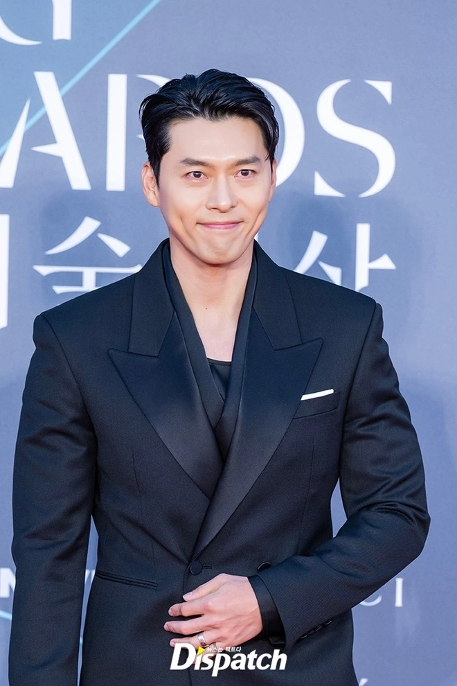 Loạt sao Hàn đình đám đổ bộ thảm đỏ Baeksang 2026 - Ảnh 1.