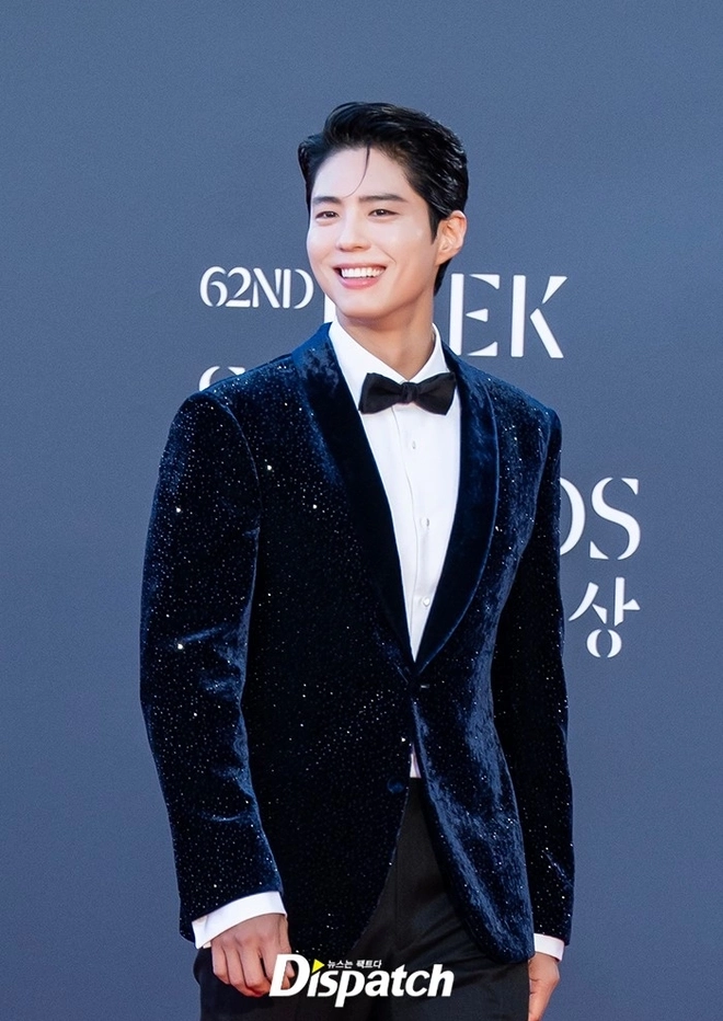 Loạt sao Hàn đình đám đổ bộ thảm đỏ Baeksang 2026 - Ảnh 8.