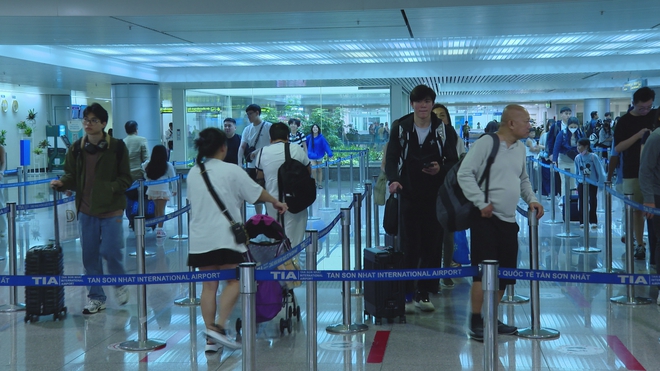 TP. HỒ CHÍ MINH NGĂN CHẶN NGUY CƠ XÂM NHẬP CỦA DỊCH BỆNH EBOLA TỪ CỬA KHẨU - Ảnh 3.