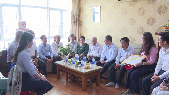 Thời sự HTV ngày 10/6/2026 | Lãnh đạo TP. Hồ Chí Minh thăm, chúc thọ người cao tuổi - Ảnh 2.
