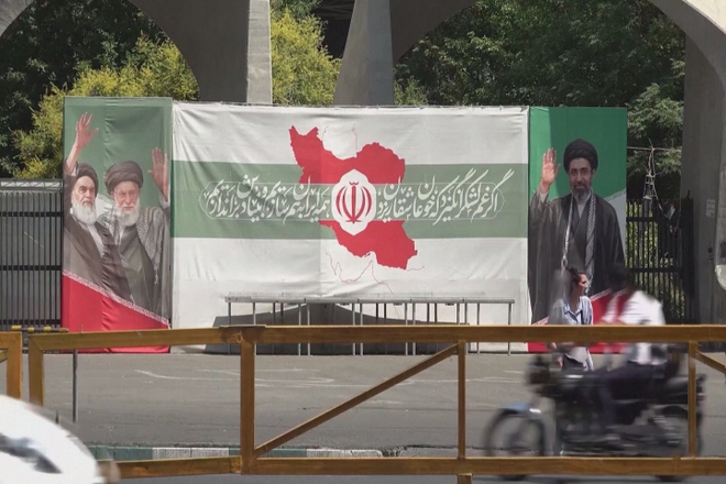 Thời sự trưa HTV ngày 16/6/2026 | Máy bay ném bom B-52 Mỹ rơi ở California, 8 người thiệt mạng - Ảnh 4.