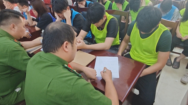 60 Giây Sáng ngày 18/6/2026 | Nghiên cứu chính sách thuế ưu đãi hơn đối với xăng E10 - Ảnh 5.