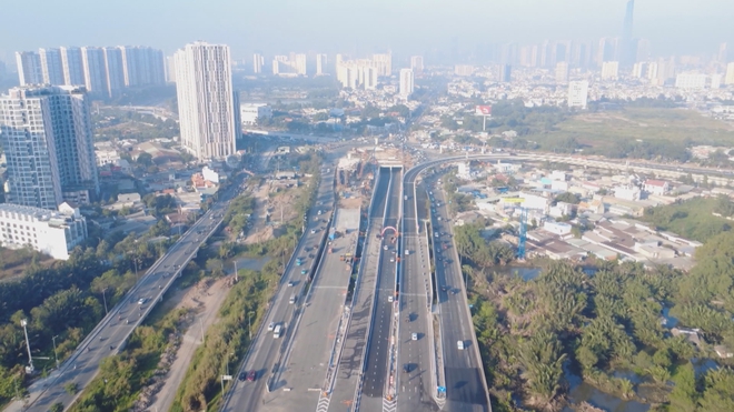 TP. Hồ Chí Minh nỗ lực hoàn thiện tổ chức giao thông tại các nút giao đa tầng - Ảnh 2.