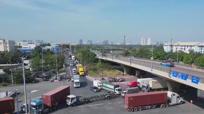 TP. Hồ Chí Minh nỗ lực hoàn thiện tổ chức giao thông tại các nút giao đa tầng - Ảnh 5.