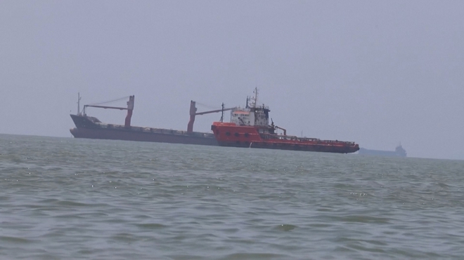 Iran tạo điều kiện cho tàu thuyền qua Eo biển Hormuz - Ảnh 3.