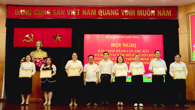 Phường Diên Hồng đẩy mạnh chuyển đổi số và giải ngân đầu tư công - Ảnh 2.