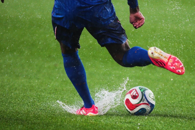 Mbappé lập cú đúp trong trận thứ 100, đưa Pháp vào vòng 1/16 - Ảnh 7.