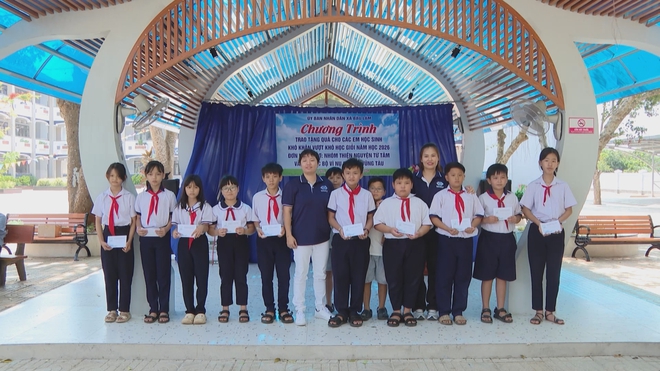 60 Giây Sáng ngày 26/6/2026 | Những phần quà ấm áp trong Tháng hành động vì trẻ em - Ảnh 1.