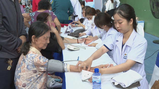 60 Giây Trưa ngày 26/6/2026 | TP. Hồ Chí Minh: Trung bình mỗi ngày khám sức khỏe cho hơn 3.300 người dân - Ảnh 2.