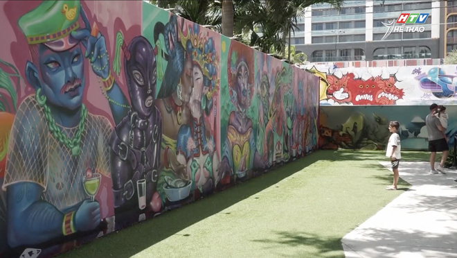 Triển lãm tranh vẽ tường graffiti hưởng ứng World Cup - Ảnh 3.