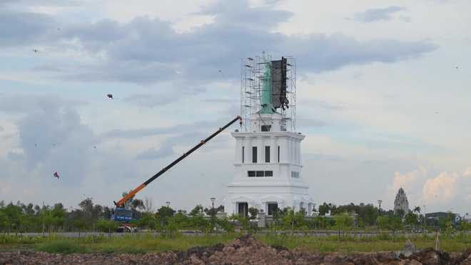 60 Giây Trưa ngày 29/6/2026 | Bắt đầu tháo dỡ tượng “nữ thần khai phóng” xây trái phép ở Tây Ninh - Ảnh 1.