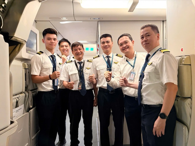 Vietnam Airlines thực hiện chuyến bay đặc biệt đưa lực lượng hỗ trợ và hàng hóa tới Venezuela - Ảnh 1.