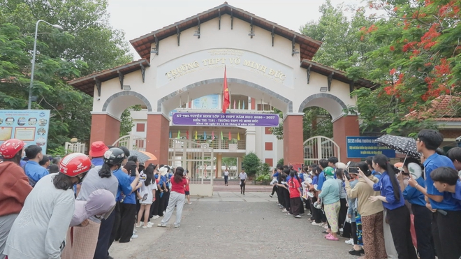 60 Giây ngày 4//2026 | TP. HỒ CHÍ MINH: ĐIỂM CHUẨN LỚP 10 CÓ THỂ TĂNG 0,25-2 ĐIỂM - Ảnh 2.