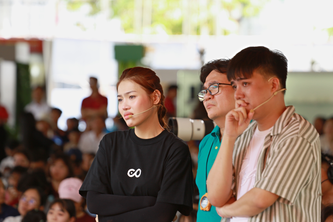 Mái ấm gia đình Việt: Duy Khương bật khóc trước cậu bé không biết cha là ai - Ảnh 10.