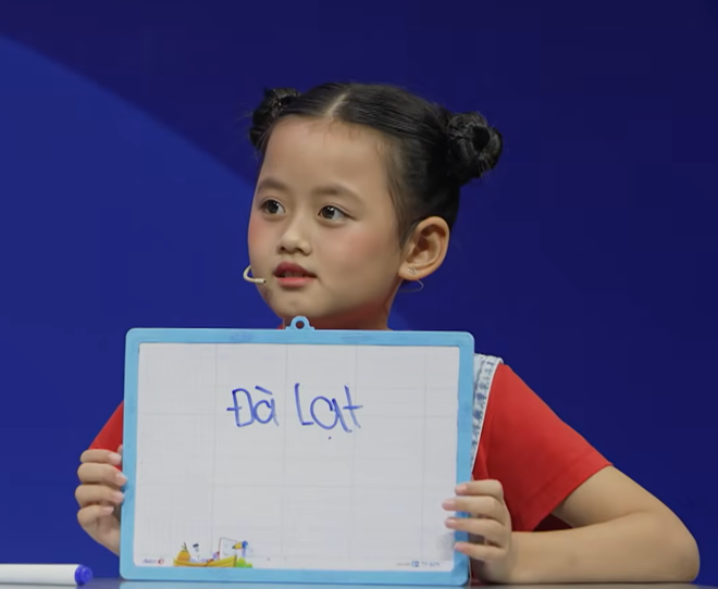 Bất ngờ món quà "ếch tiên cá" của chị họ | Tranh tài đọ sức - Tập 9- Ảnh 2.