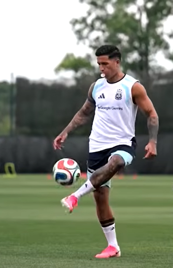 Messi và Ronaldo hội quân cùng đồng đội trước thềm World Cup - Ảnh 4.
