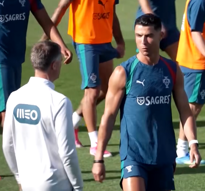 Messi và Ronaldo hội quân cùng đồng đội trước thềm World Cup - Ảnh 6.