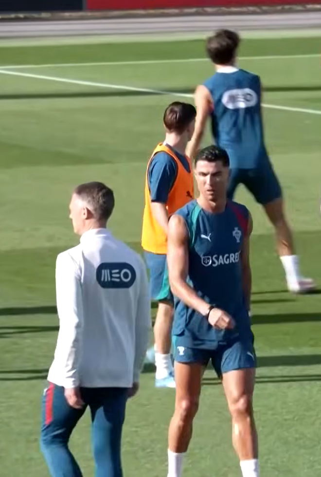 Messi và Ronaldo hội quân cùng đồng đội trước thềm World Cup - Ảnh 7.