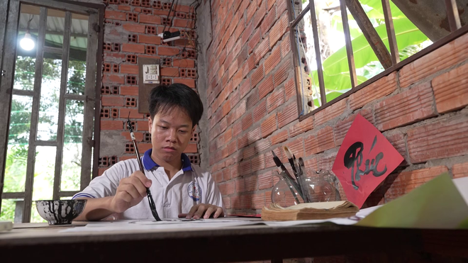 Mái ấm gia đình Việt: Xót xa cậu bé 15 tuổi vừa học vừa chăm mẹ bệnh nặng - Ảnh 8.