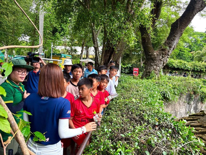 Cầu thủ nhí "Ước mơ sân cỏ" Cúp HTV 2026 trải nghiệm hè ý nghĩa - Ảnh 9.