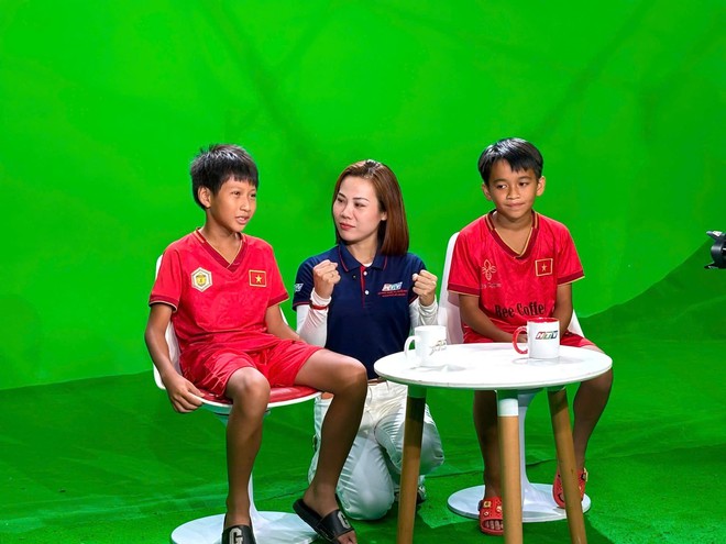 Cầu thủ nhí "Ước mơ sân cỏ" Cúp HTV 2026 trải nghiệm hè ý nghĩa - Ảnh 6.