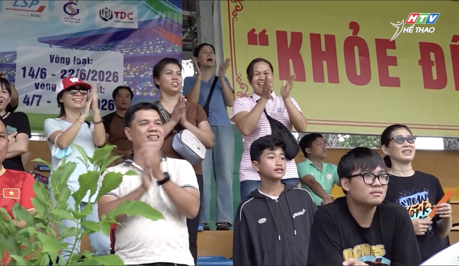 Giải bóng đá Thiếu niên- Nhi đồng "Ước mơ sân cỏ" Cúp HTV 2026: Cảm xúc trên sân cỏ - Ảnh 7.