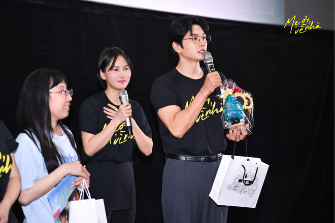 Lee Yi Kyung đội nón lá, bập bẹ tiếng Việt gây sốt - Ảnh 13.