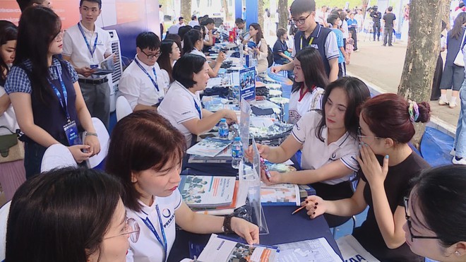 Thời sự HTV ngày 12/7/2026 | Bệnh viện Chợ Rẫy mang ECMO ra Phú Quốc hỗ trợ nạn nhân vụ lật ca nô - Ảnh 9.