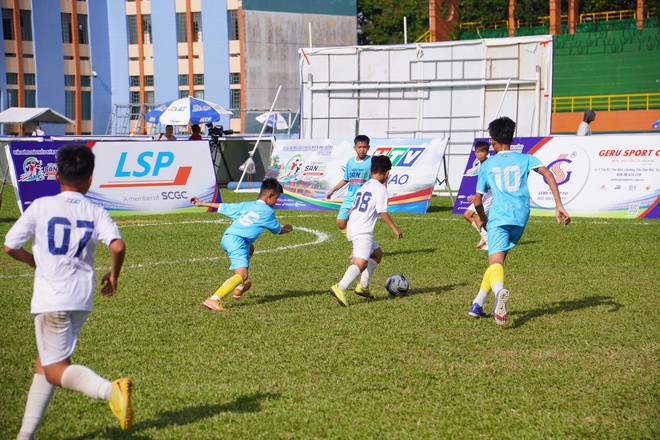 "Ước mơ sân cỏ" Cúp HTV 2026: Một mùa hè đáng nhớ của những giấc mơ bóng đá - Ảnh 9.