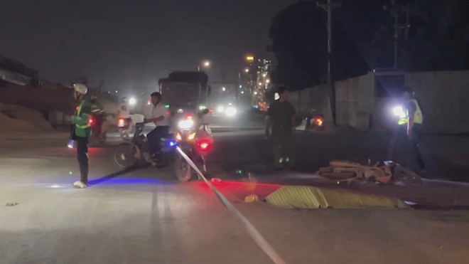 60 Giây Sáng ngày 13/7/2026 | Sơn La: Bắt giữ đối tượng vận chuyển 2 bánh heroin và ma túy tổng hợp - Ảnh 7.