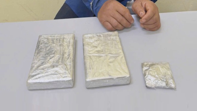 60 Giây Sáng ngày 13/7/2026 | Sơn La: Bắt giữ đối tượng vận chuyển 2 bánh heroin và ma túy tổng hợp - Ảnh 5.