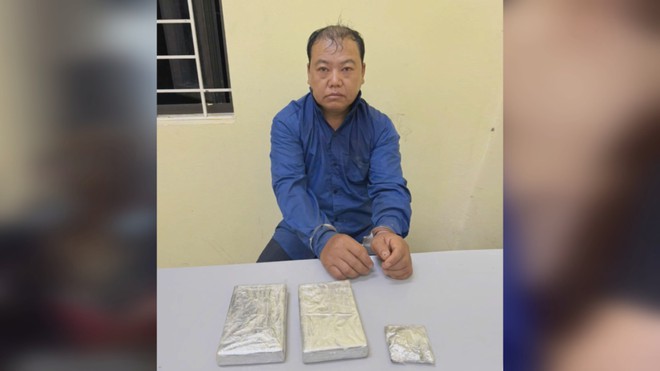 60 Giây Sáng ngày 13/7/2026 | Sơn La: Bắt giữ đối tượng vận chuyển 2 bánh heroin và ma túy tổng hợp - Ảnh 4.