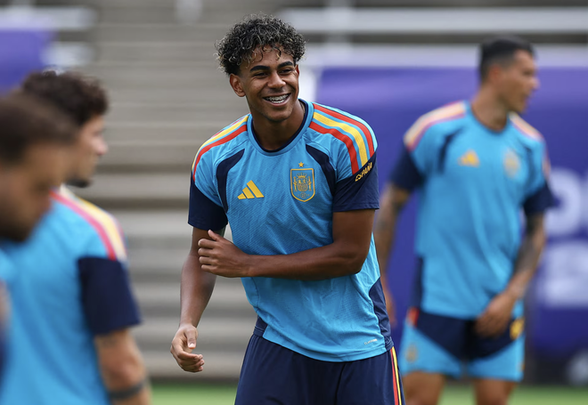 HLV De la Fuente: "Ngày rực rỡ nhất của Lamine Yamal tại World Cup vẫn còn ở phía trước" - Ảnh 5.