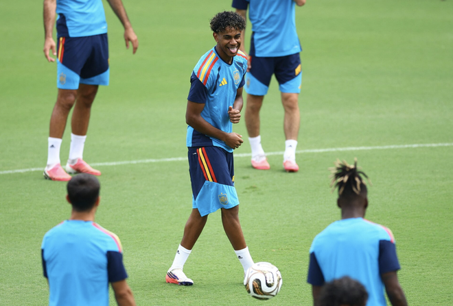 HLV De la Fuente: "Ngày rực rỡ nhất của Lamine Yamal tại World Cup vẫn còn ở phía trước" - Ảnh 4.