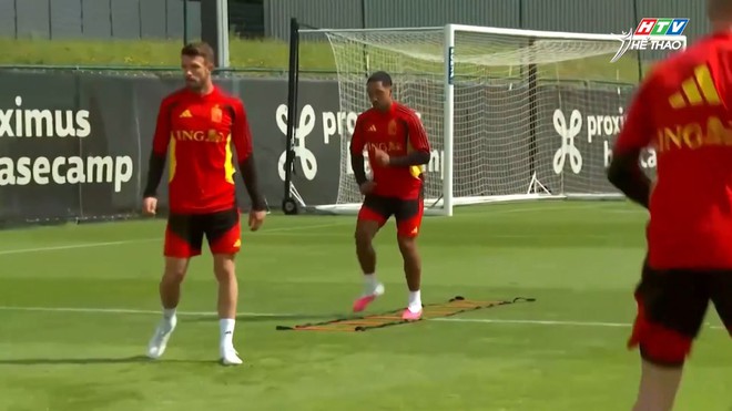 Man United chiêu mộ Youri Tielemans với bản hợp đồng 5 năm - Ảnh 2.
