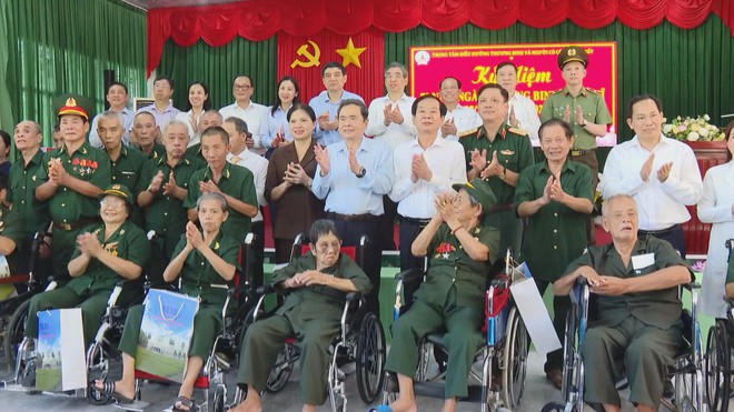 Thời sự HTV ngày 19/7/2026 | Chủ tịch Quốc hội viếng Nghĩa trang và Tượng đài AHLLVTND Võ Thị Sáu - Ảnh 2.