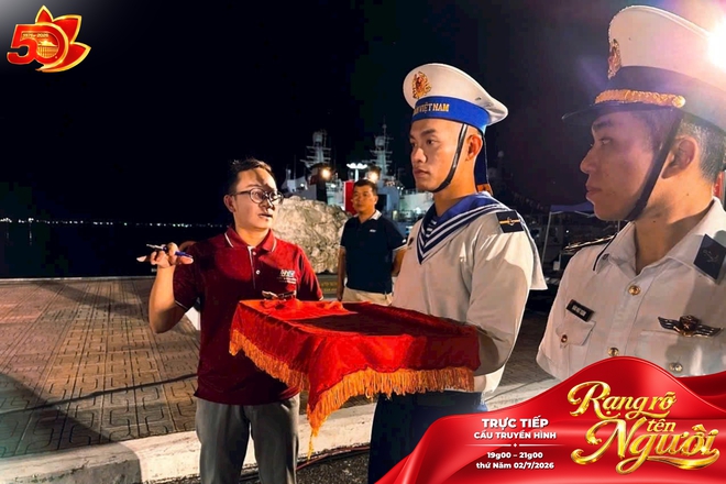 Chuyện chúng tôi: Ê-kíp cầu truyền hình "Rạng rỡ tên Người" sẵn sàng cho sẵn sàng cho đêm phát sóng kỷ niệm 50 năm TP. Hồ Chí Minh mang tên Bác - Ảnh 10.