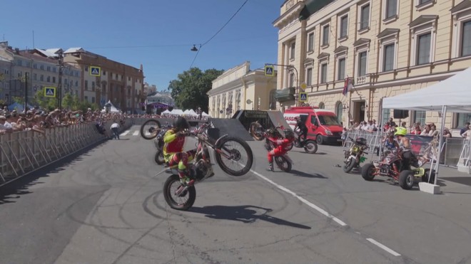Hơn 2.500 mô tô tham gia Lễ hội Motostolitsa ở Saint Petersburg, Nga - Ảnh 2.