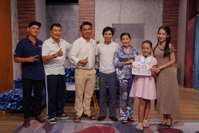NSƯT Minh Hạnh tái ngộ khán giả trong vở kịch "Rộn ràng tiếng cười trẻ thơ" - Ảnh 9.