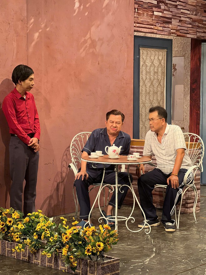 Ca sĩ Quốc Đại mang góc nhìn mới về gia đình trong vở kịch "Rộn ràng tiếng cười trẻ thơ" - Ảnh 8.