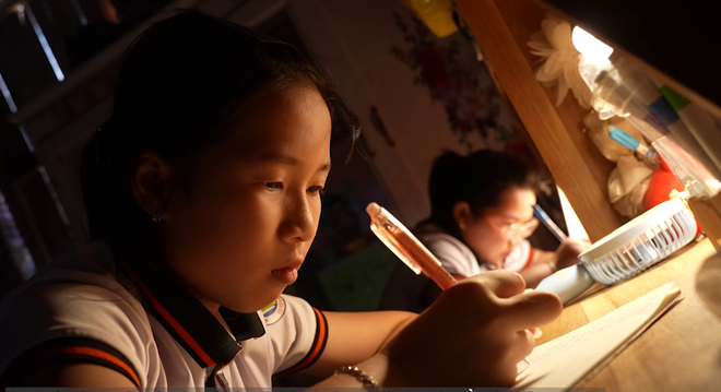 Gần 1,2 tỉ đồng trao cho các em nhỏ "Mái ấm gia đình Việt" tập 21 - Ảnh 2.