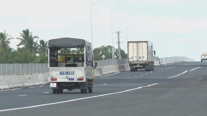 60 Giây Sáng ngày 24/7/2026 | Trao 54 di ảnh phục dựng chân dung liệt sĩ - Ảnh 3.