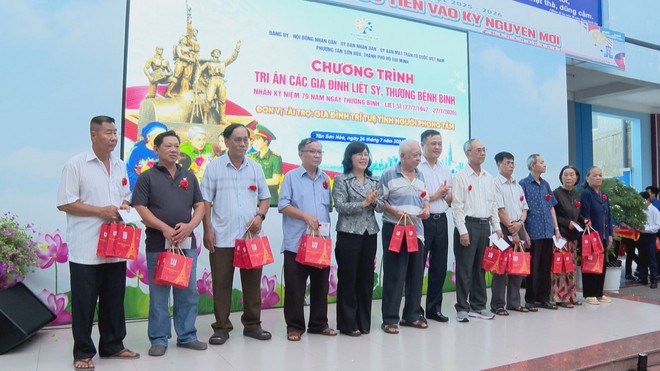 Phường Tân Sơn Hòa tổ chức chương trình nghệ thuật tri ân người có công - Ảnh 4.