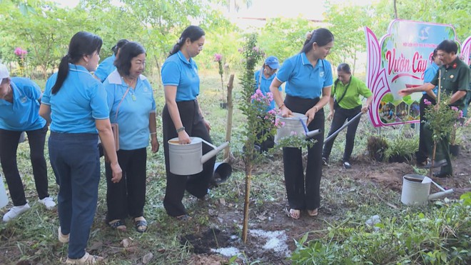 60 Giây Sáng ngày 25/7/2026 | TP. Hồ Chí Minh: Xây dựng 5.000 công trình "Thành phố muôn sắc hoa" - Ảnh 1.