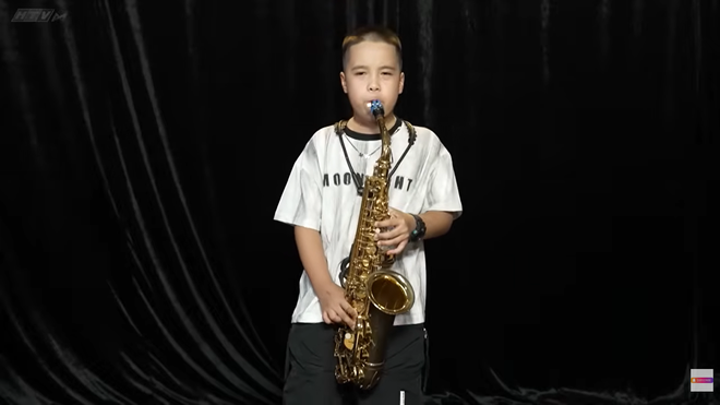 Siêu tài năng nhí: Cậu bé 9 tuổi "gây sốt" với tài năng Saxophone - Ảnh 2.