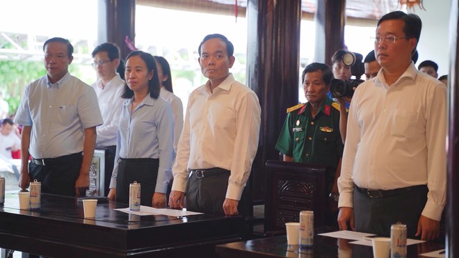 Thời sự trưa HTV ngày 26/7/2026 | Rực rỡ bản hùng ca "Việt Nam hợp nhất" – Khánh thành công trình bích họa "Việt Nam tươi đẹp" thứ 22- Ảnh 4.