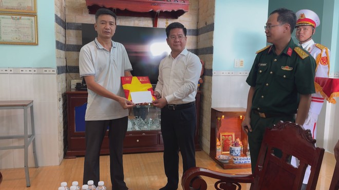 Thời sự trưa HTV ngày 26/7/2026 | Rực rỡ bản hùng ca "Việt Nam hợp nhất" – Khánh thành công trình bích họa "Việt Nam tươi đẹp" thứ 22- Ảnh 7.