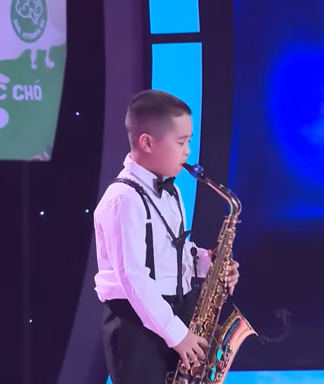 Siêu tài năng nhí: Cậu bé 9 tuổi "gây sốt" với tài năng Saxophone - Ảnh 5.