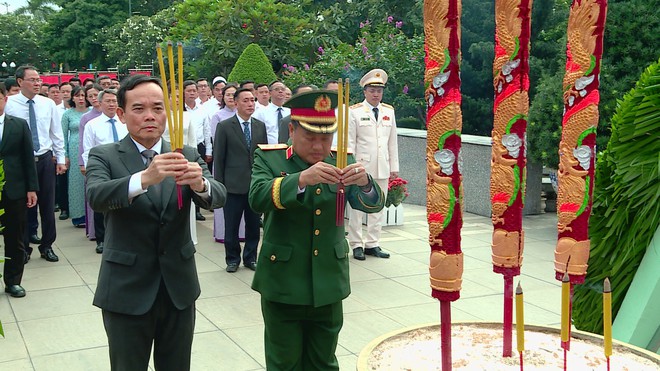 Thời sự HTV ngày 27/7/2026 | Đoàn đại biểu TP. Hồ Chí Minh dâng hoa, dâng hương tưởng niệm các anh hùng liệt sĩ - Ảnh 2.