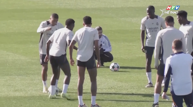 Tin bóng đá quốc tế: Pirlo dẫn dắt tuyển Ý - Ảnh 4.